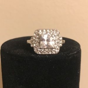 DAZZLING! Square 1.5ct CZ White Gold Rhodium Ring